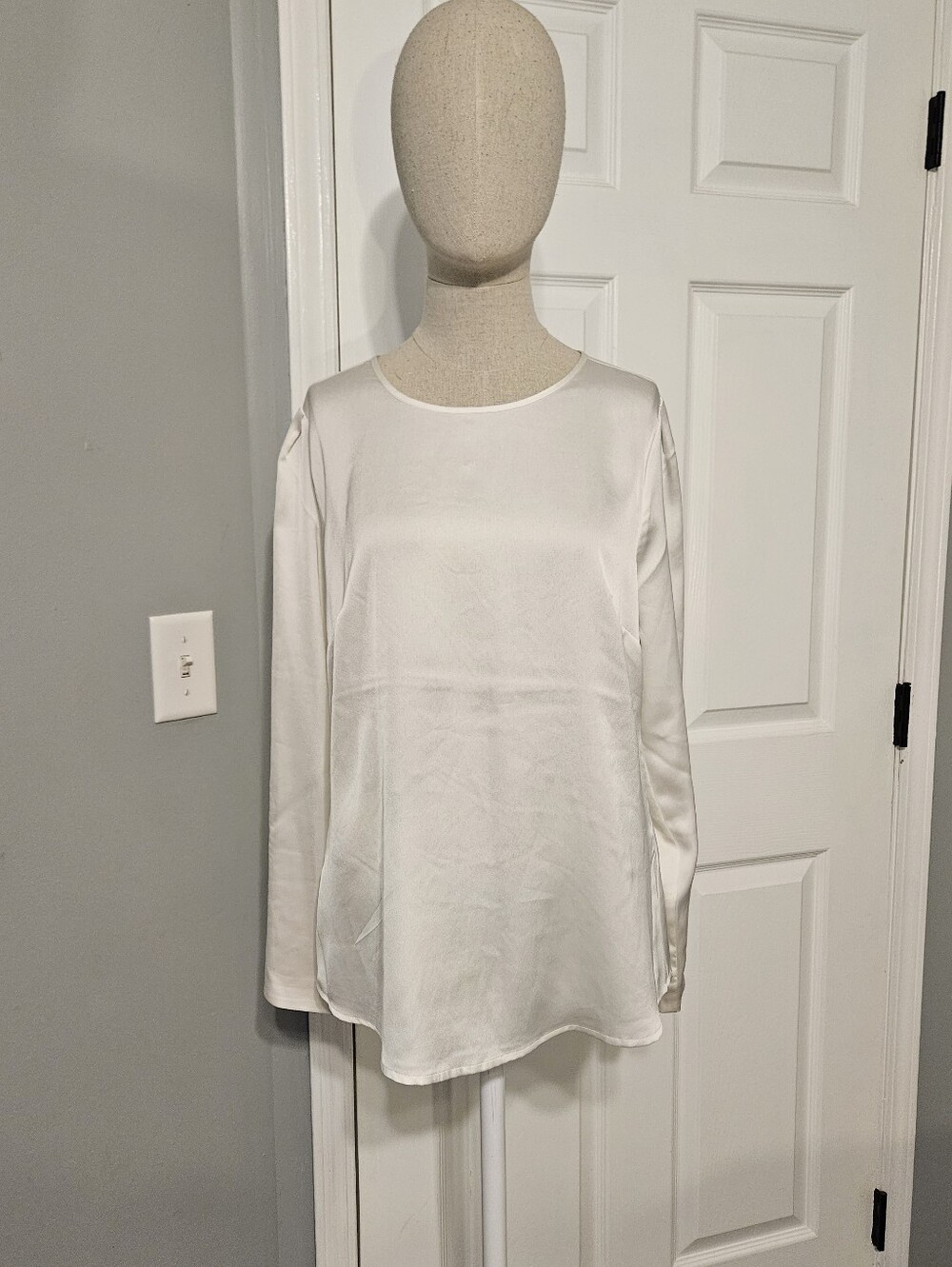 Banana Republic Cream Satin Long-Sleeve Blouse